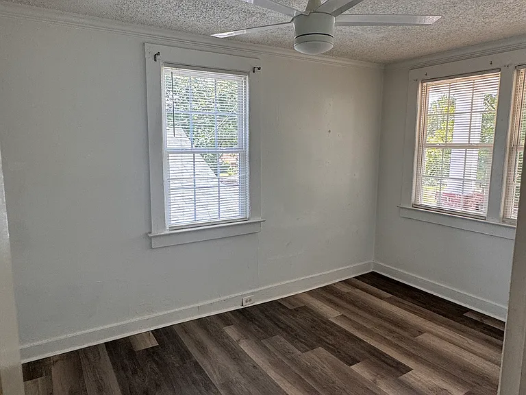 3508 Grand St — Photo 7