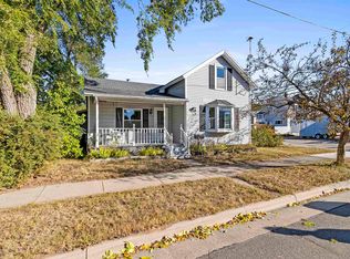 1714 Carney Ave, Marinette, WI 54143