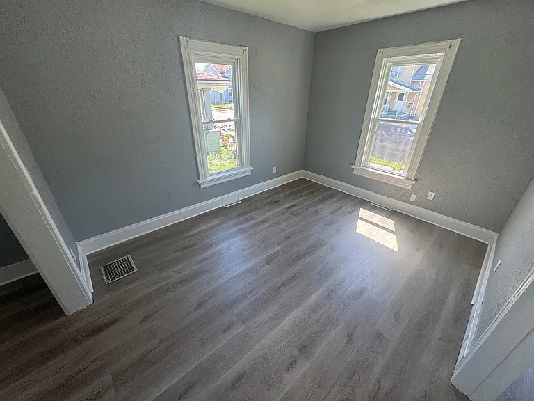 557 Valleywood Dr — Photo 6