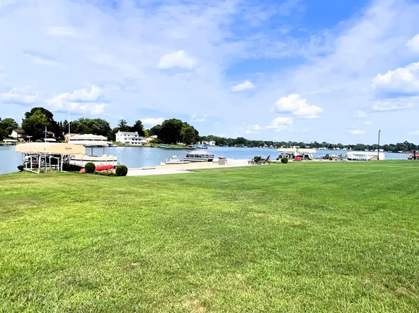 1611 Ludean Dr, Highland, MI 48356