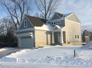 3457 Ponemah Dr, Fenton, MI 48430