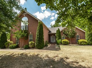 1046 Notting Hill Dr, Gallatin, TN 37066