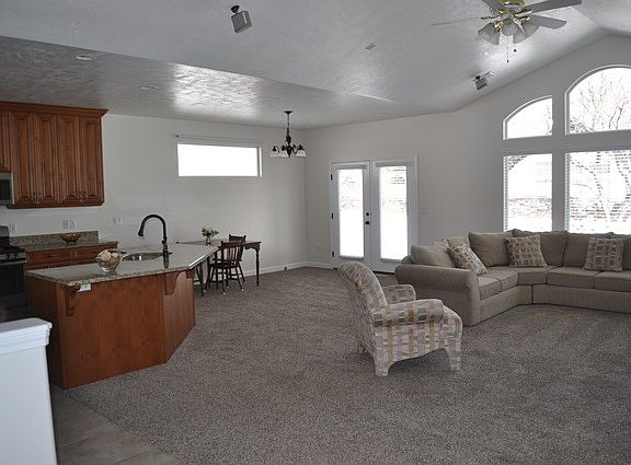 2nd image of 1448 W Homecoming Ave