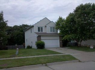 7123 Deerview Dr, Urbandale, IA 50322