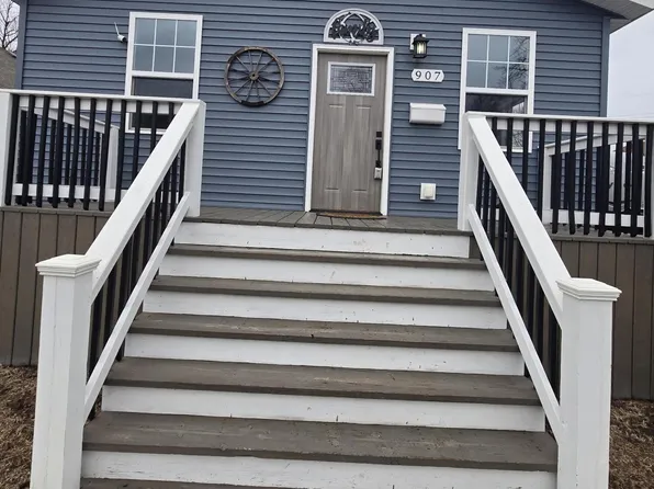 907 Carroll St, Hammond, IN 46320