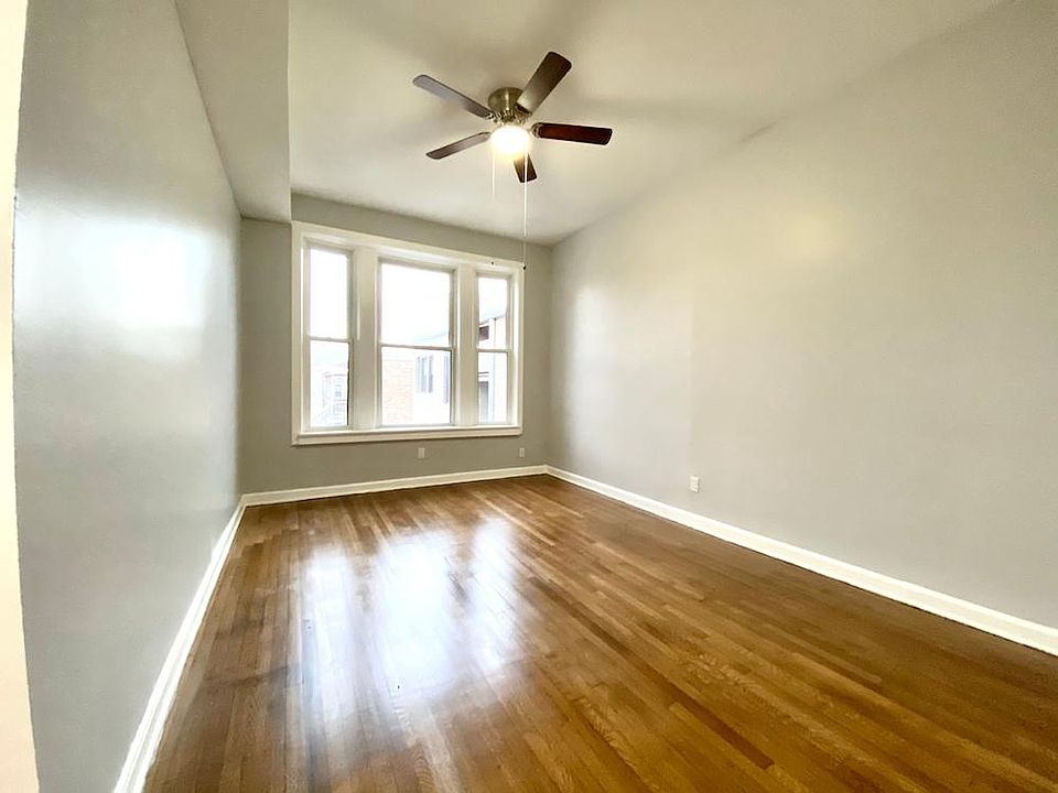 1st image of 910 W Montrose Ave #906-3