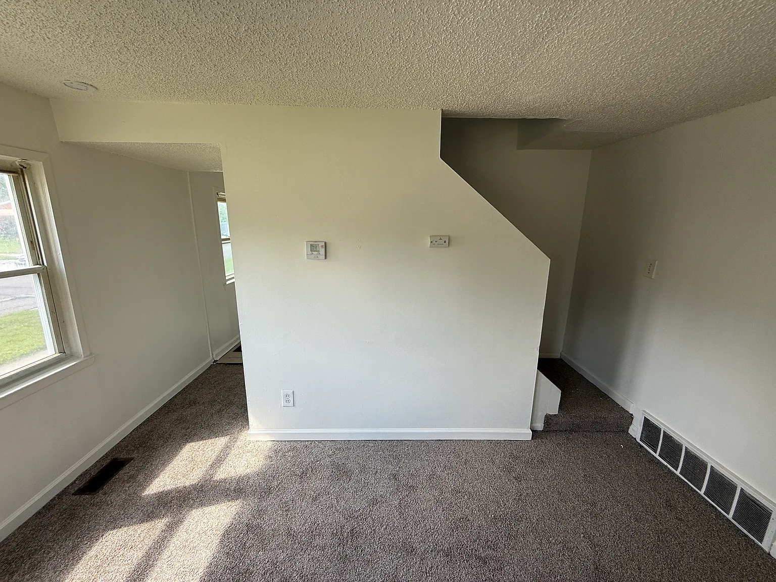 2 bed, 1000 sqft, $1,000 — Photo 2