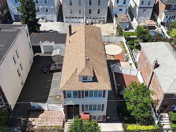 3rd image of 2877 Harrington Avenue