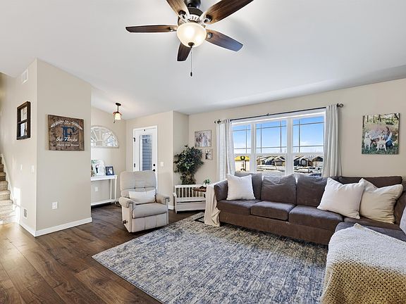3rd image of 585 Falk Dr
