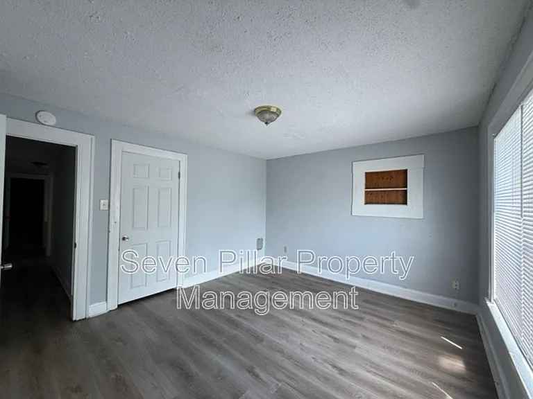 1044 16th Ave — Photo 18