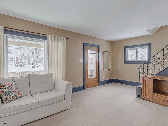 3rd image of 140 Fairview Ave