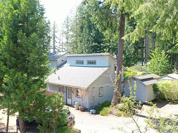 2nd image of 552 N Mountain View Drive