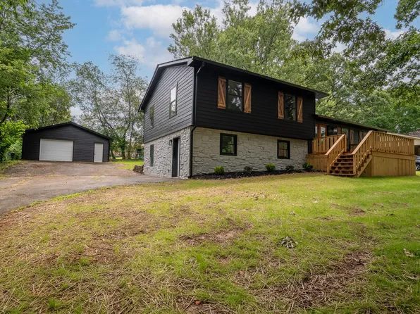 1615 Deer Hollow Dr, Lawrenceburg, TN 38464