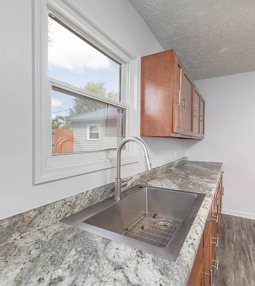 1809 Endrow Ave NE — Photo 3