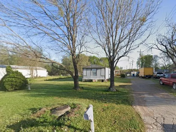 130 Buckingham Ln, Navasota, TX 77868