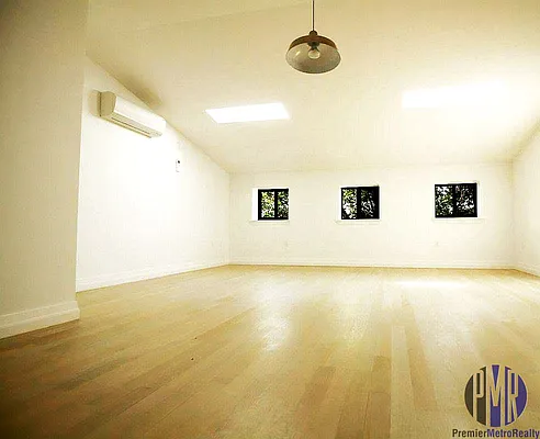 Rented by Premier Metro Realty Corp | media 14