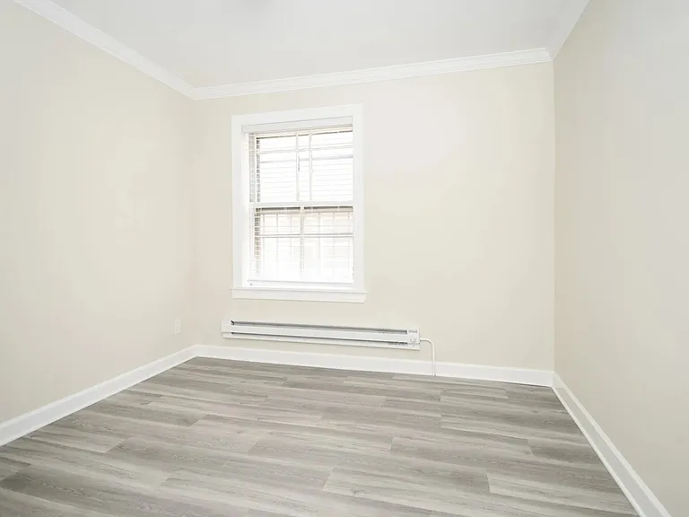 835 W Cornelia Ave — Photo 8