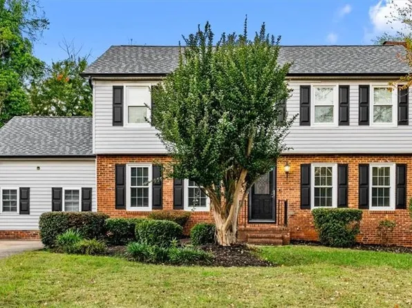 105 Peach Orchard Dr, Greensboro, NC 27455