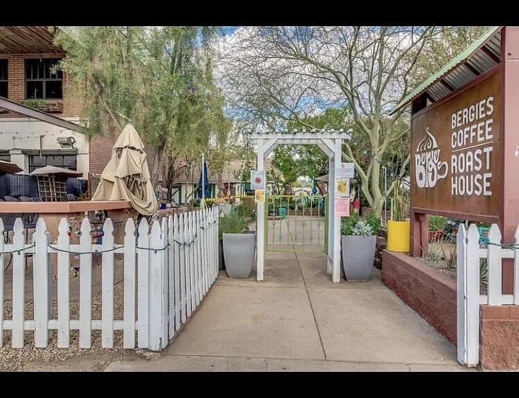 311 E Pinon Way — Photo 27