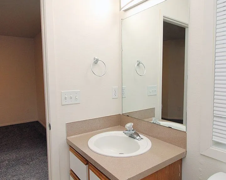 McKenzie Court — Photo 19