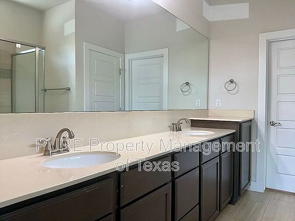 5th image of 710 Arrow Point Dr #11
