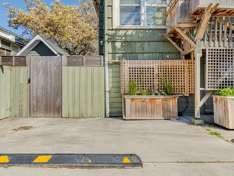 919 NW 50th St — Photo 12