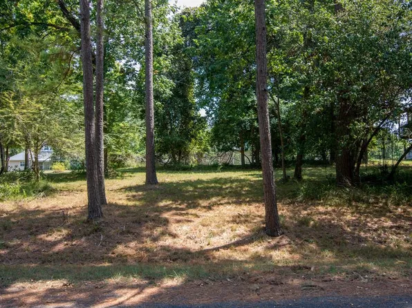 143 Imperial Cir, Coldspring, TX 77331