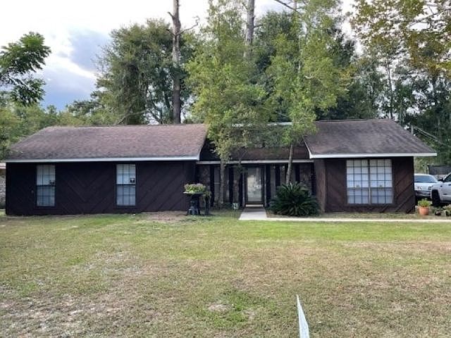 1st image of 44534 Lakewood Dr