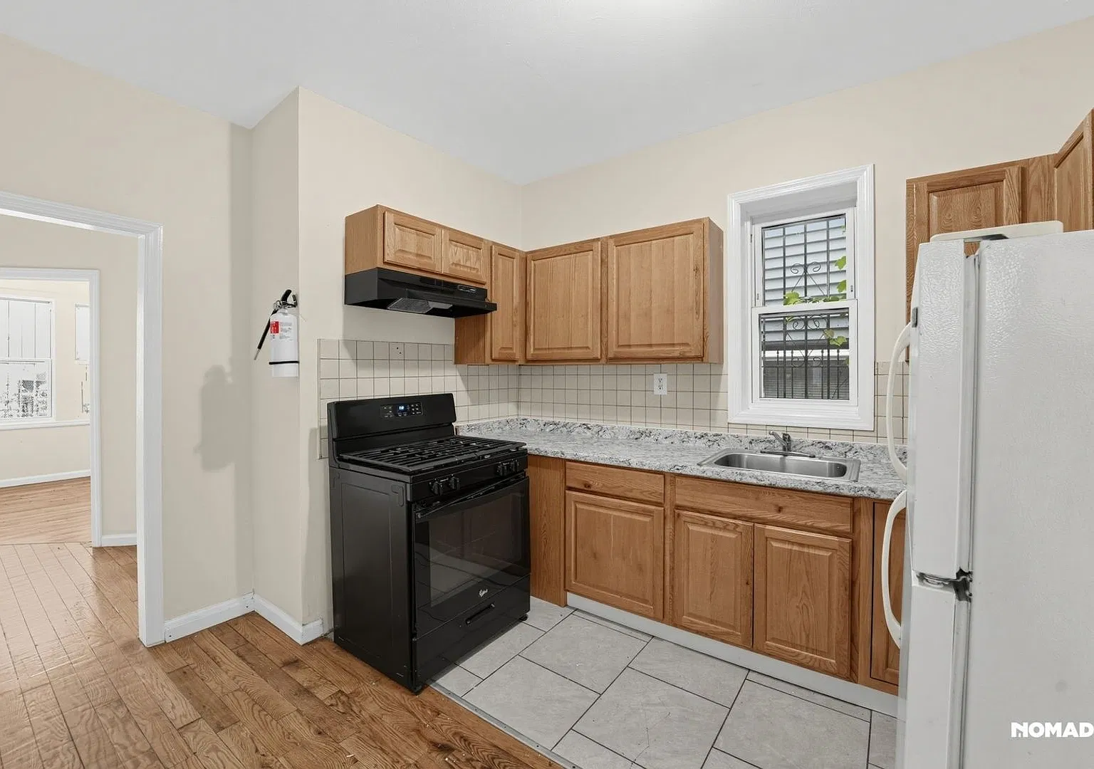 Charming 4BR Duplex in Newark — Photo 4