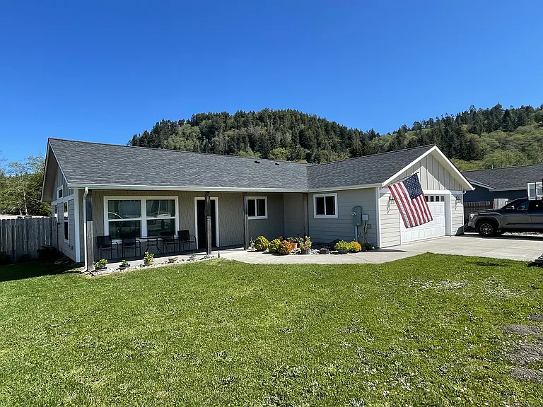 220 Longiflorum Ln — Photo 1