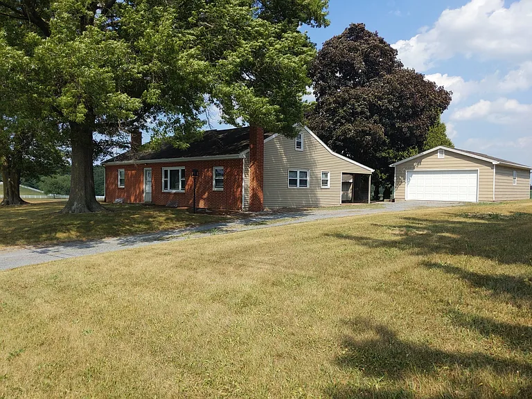 903 Breneman Rd — Photo 9