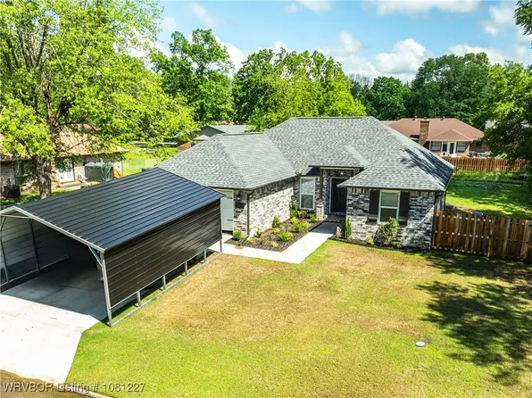 370 Meadors Dr, Alma, AR 72921