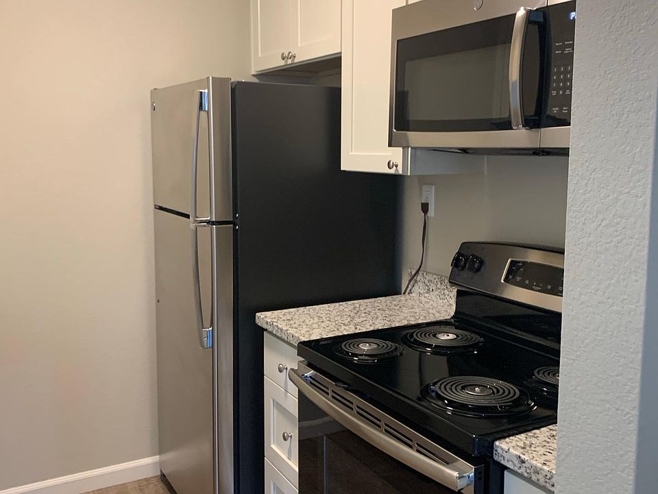 1st image of 2076 Lucretia Ave #210
