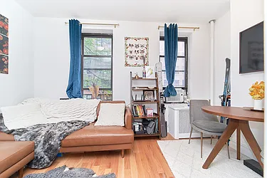 Rented by Living New York