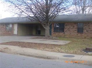 904 N Betty Jo Dr, Fayetteville, AR 72701