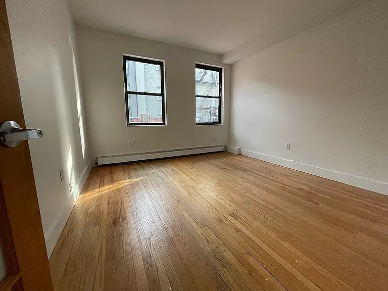 346 Grand St #2A — Photo 8