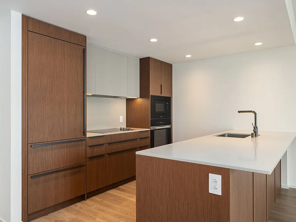 333 Ward Ave #524