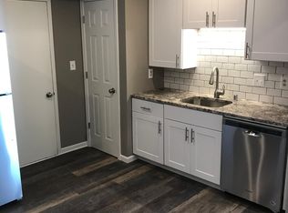 642 Dundee Ln, Hartland, WI 53029