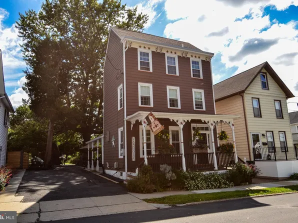 122 E Burlington St, Bordentown, NJ 08505
