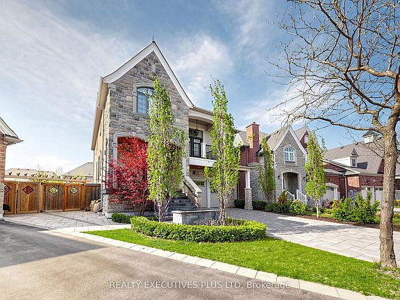 2nd image of 10 Sim Hill Cres