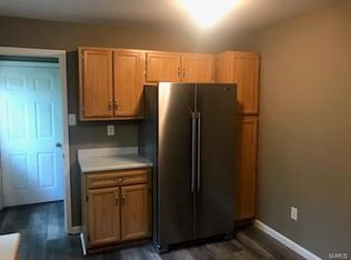 520 Redwood Ln, Saint Charles, MO 63301