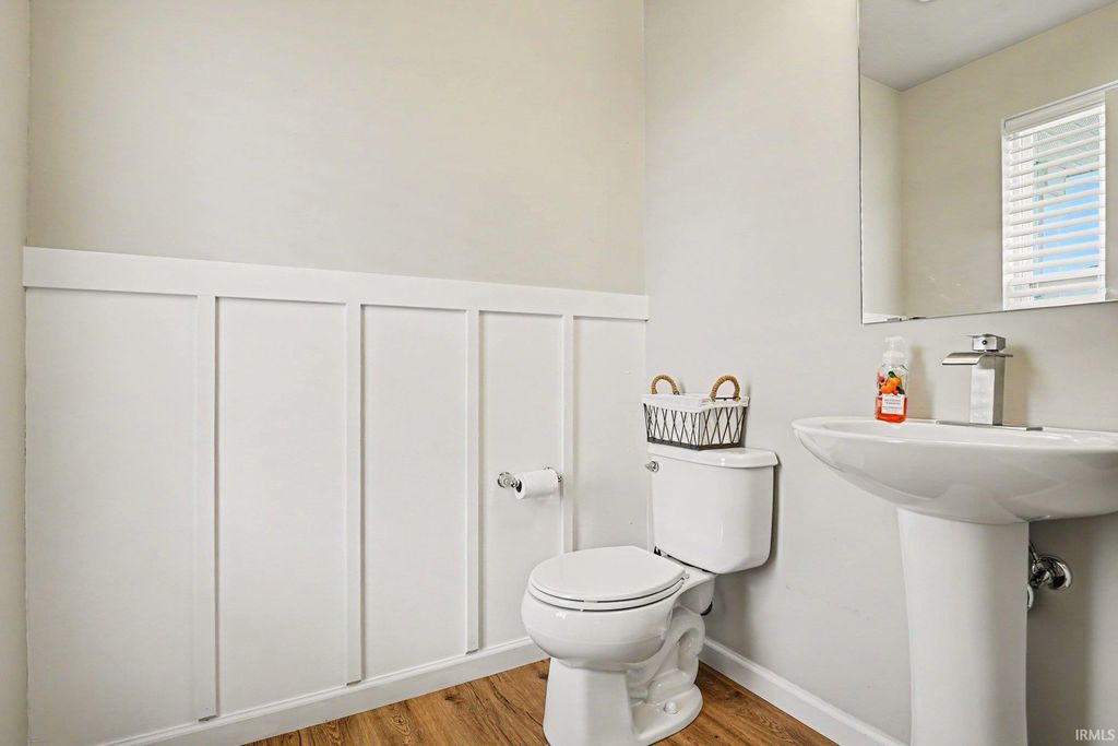 Apartment in Mishawaka - More