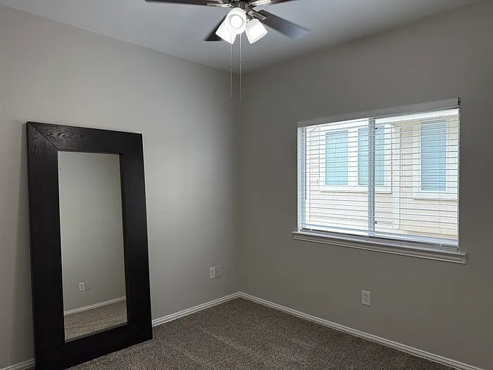 413 Hilltop Dr — Photo 10