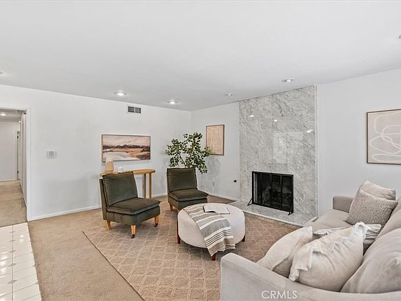 2nd image of 1198 Dorset Ln