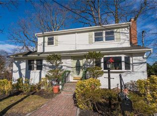 50 Ridgefield Rd, Centerport, NY 11721