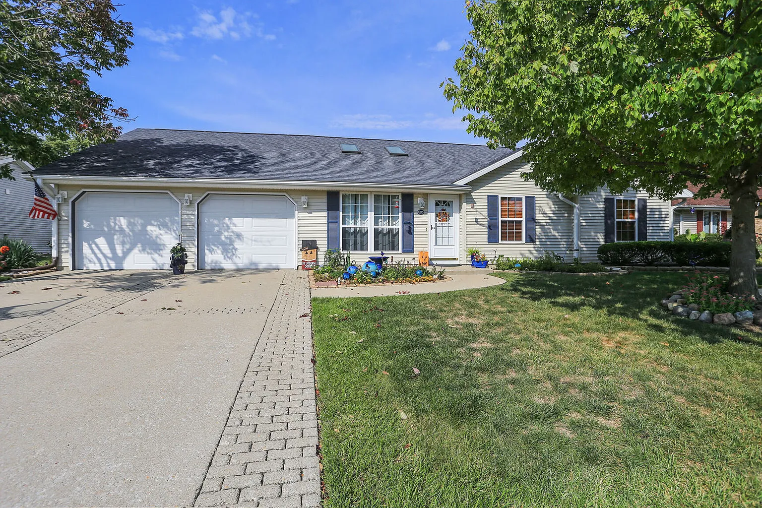 505 Sherwood Dr photo 1