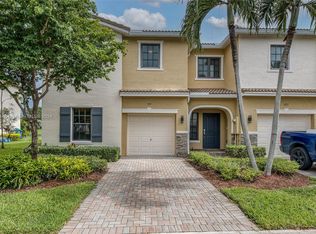 355 NE 194th Ln, Miami, FL 33179
