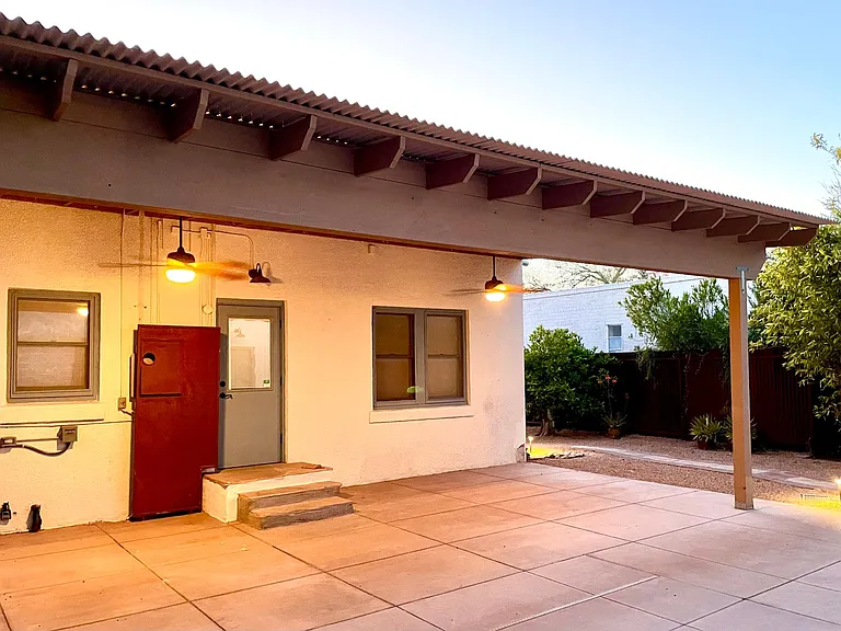 524 N Norton Ave — Photo 12