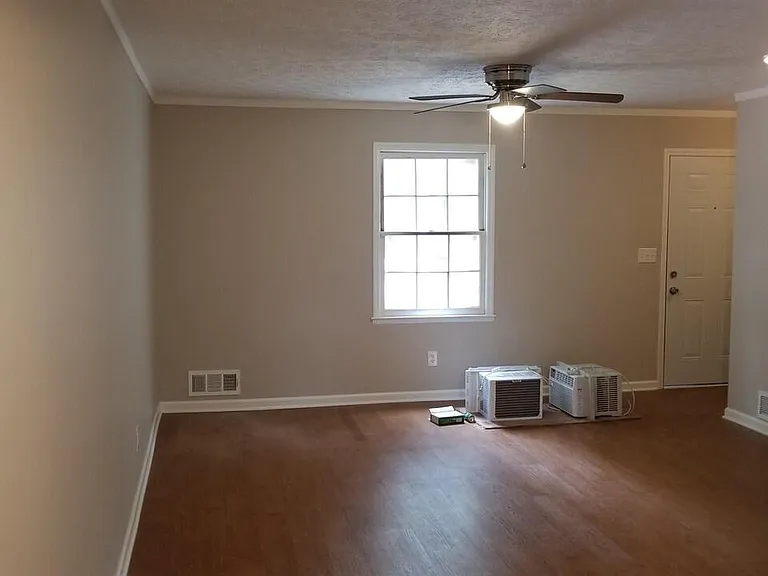 303 Cedar Creek Rd #G — Photo 5