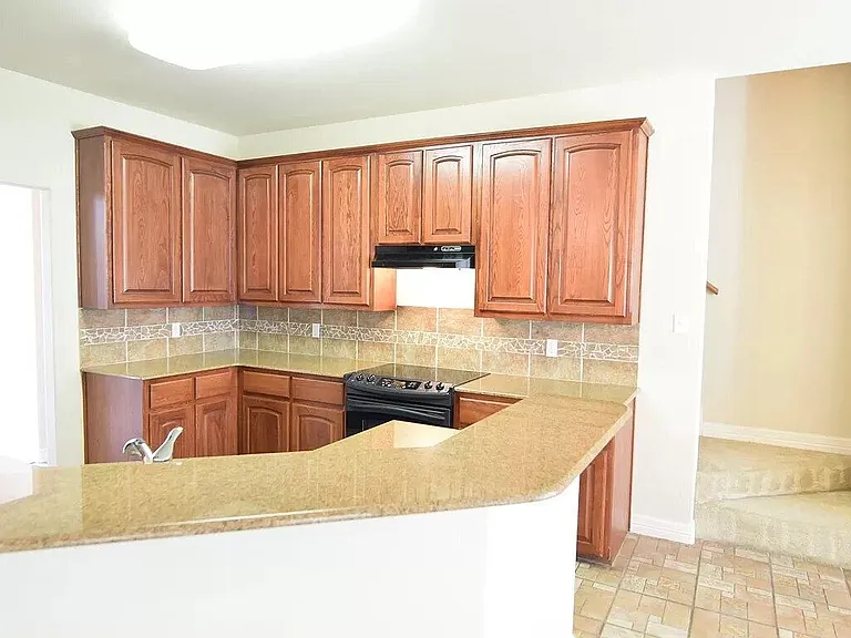 4 Hollywood Ct — Photo 7